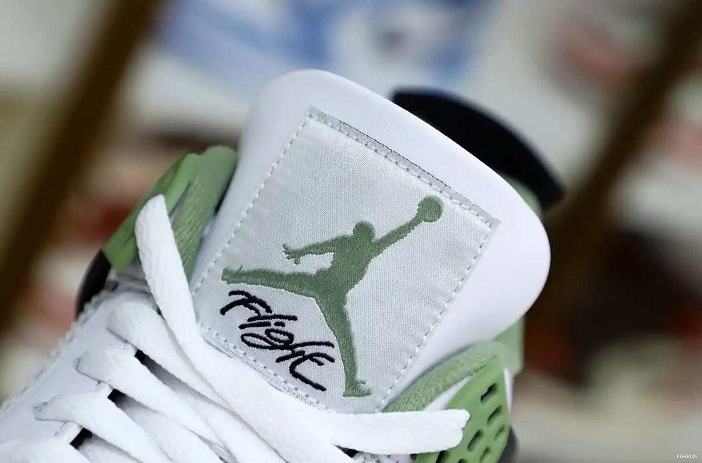 4 JORDAN AIR 
